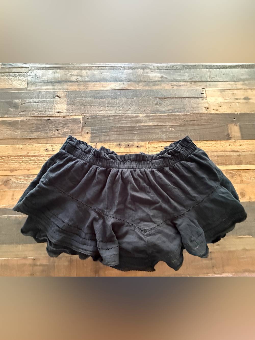 aerie Black Ruffle Hem Elastic Waist skort